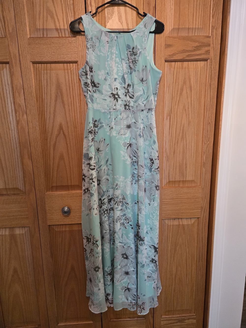 Sleeveless Floral Maxi Dress in Mint